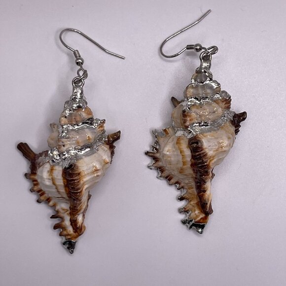 Natural Shell Dangle boho chic Earrings Detailing & Hook Closure - Picture 1 of 5